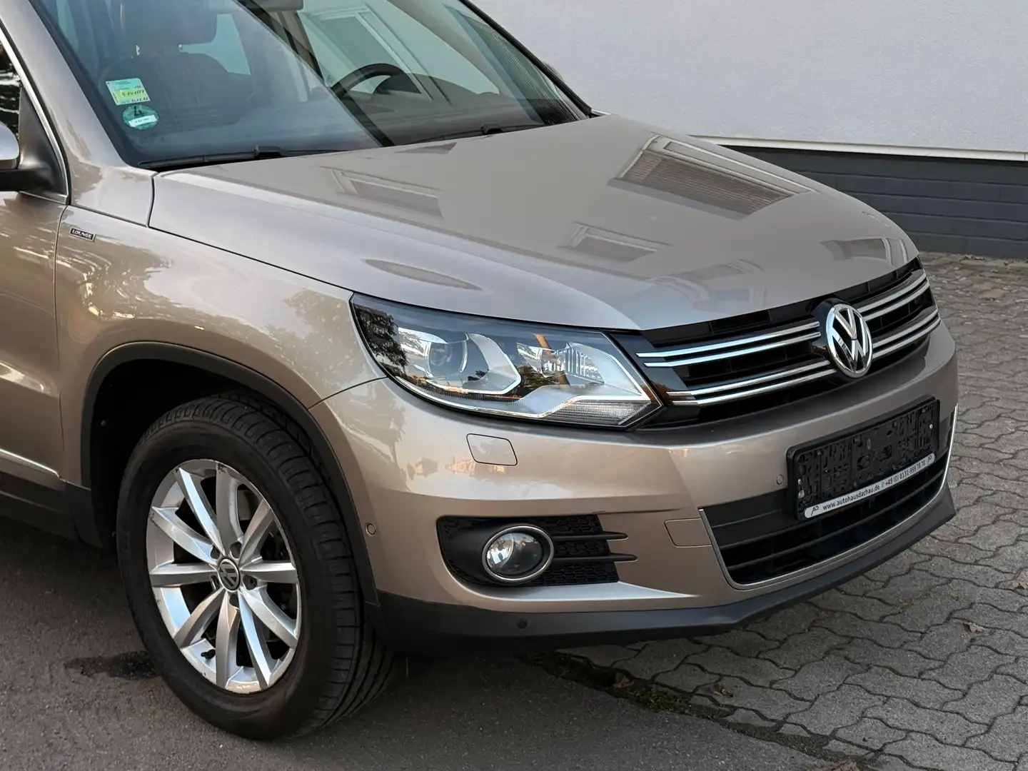 Volkswagen Tiguan Lounge Sport&Style 4Motion*KEYLESS*KAMERA*AHK*NAVI Beige - 2