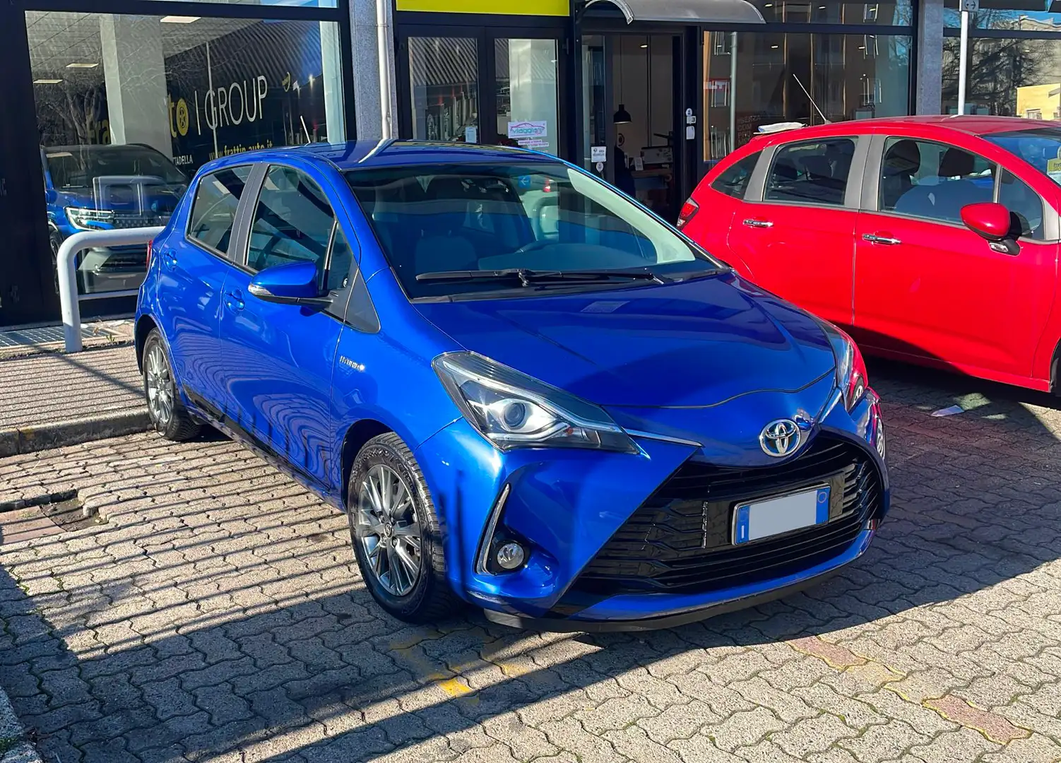Toyota Yaris 1.5 Hybrid 5 porte Active Blu/Azzurro - 2