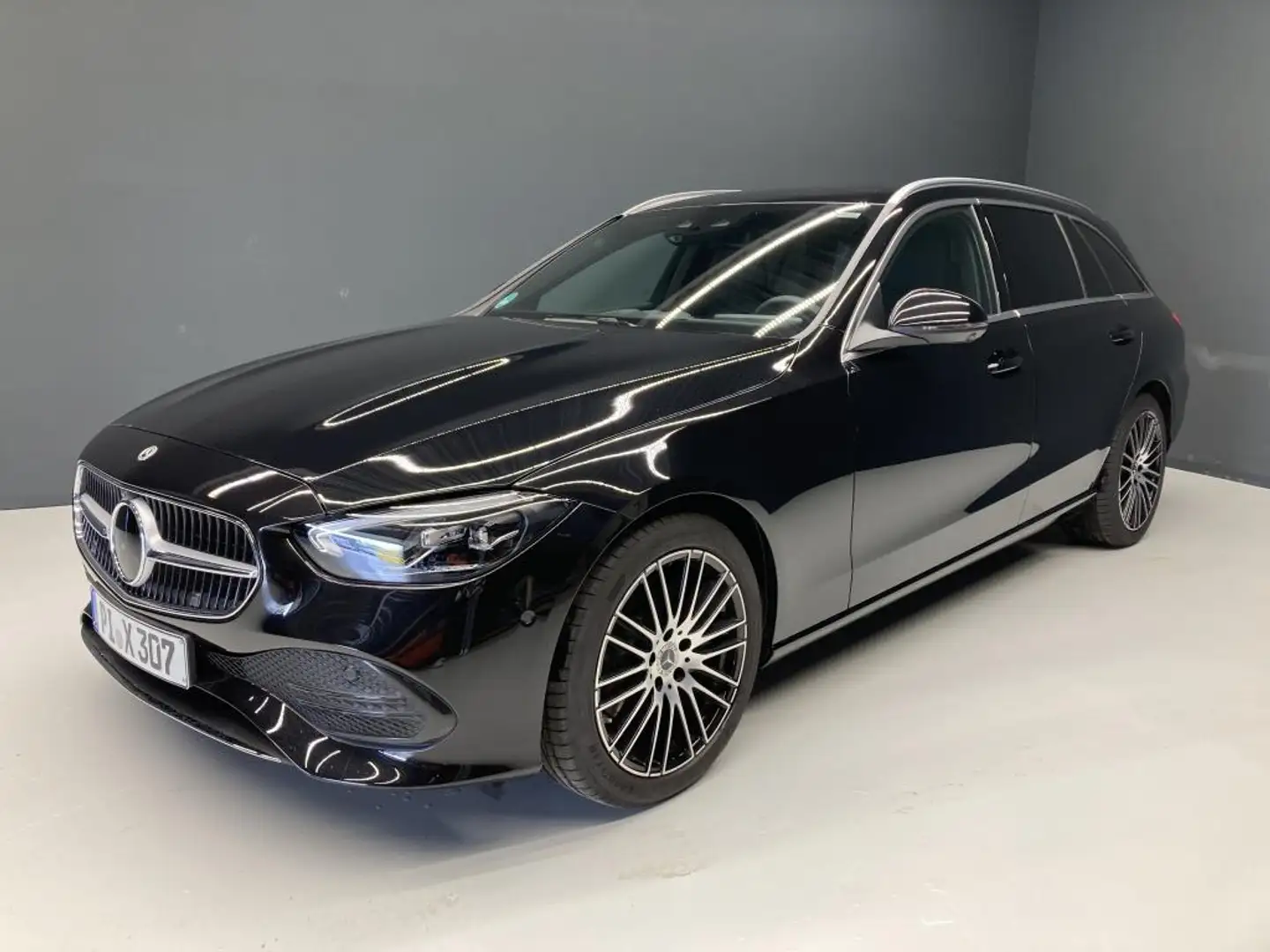 Mercedes-Benz C 200 T +Avantgarde+MBUX+KAMERA+HuD+AHK+360°+AUT Schwarz - 2