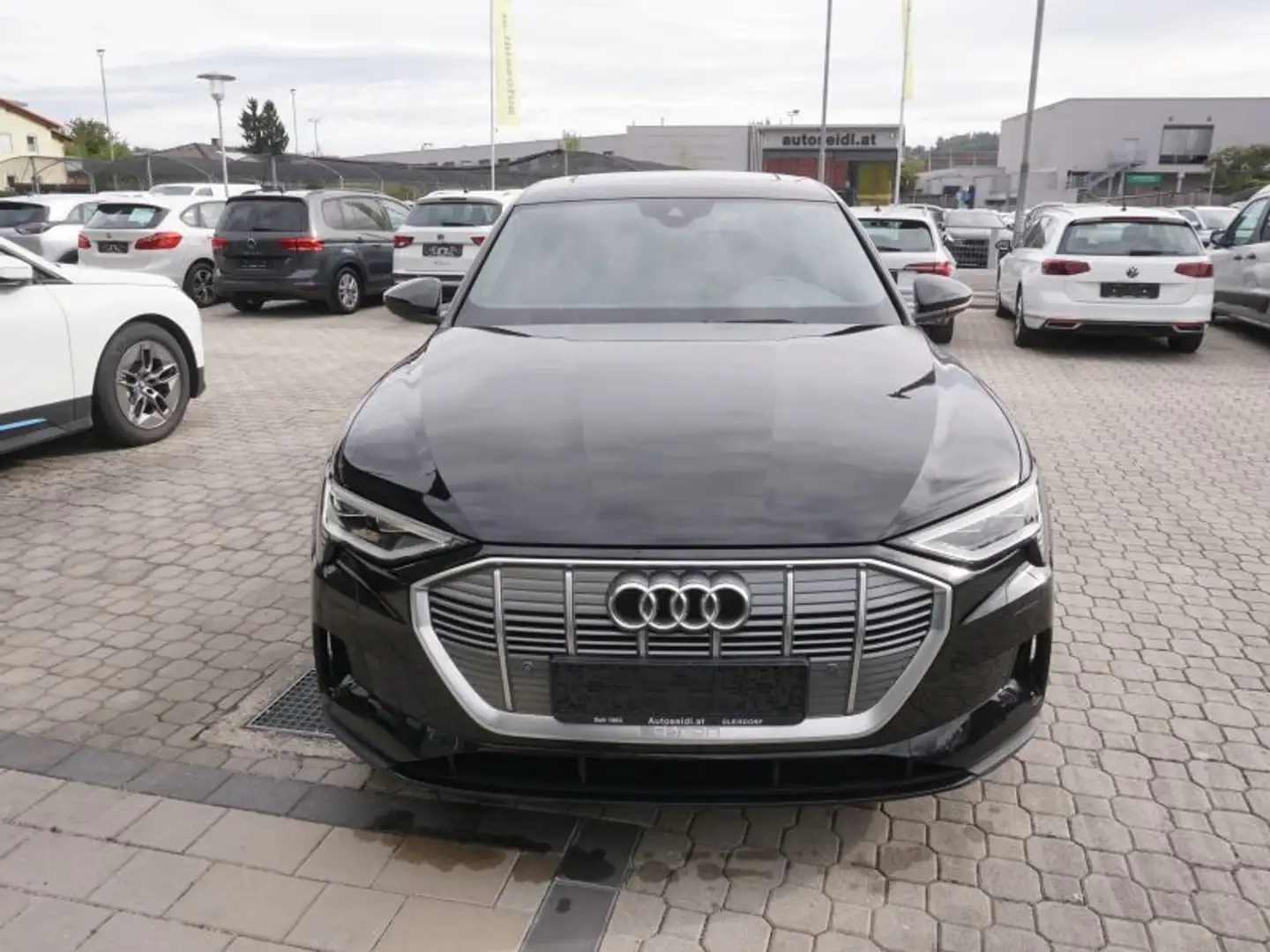 Audi e-tron 50 quattro Business *S-LINE+TOPAUSSTATTUNG* Schwarz - 2