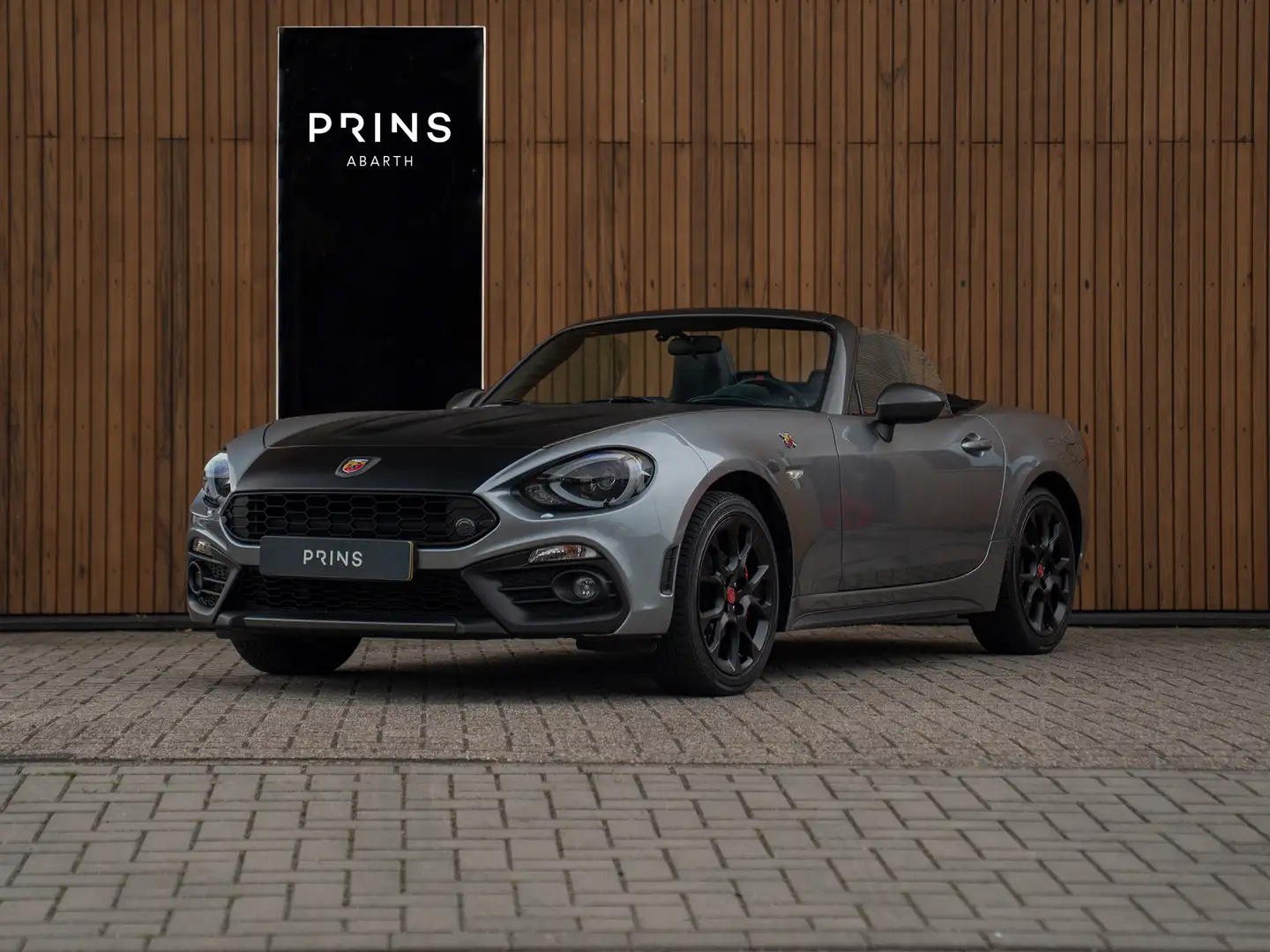 Abarth 124 Spider 1.4T 170pk | Handbak | Bose | 1e eigenaar | NL-aut Grijs - 1