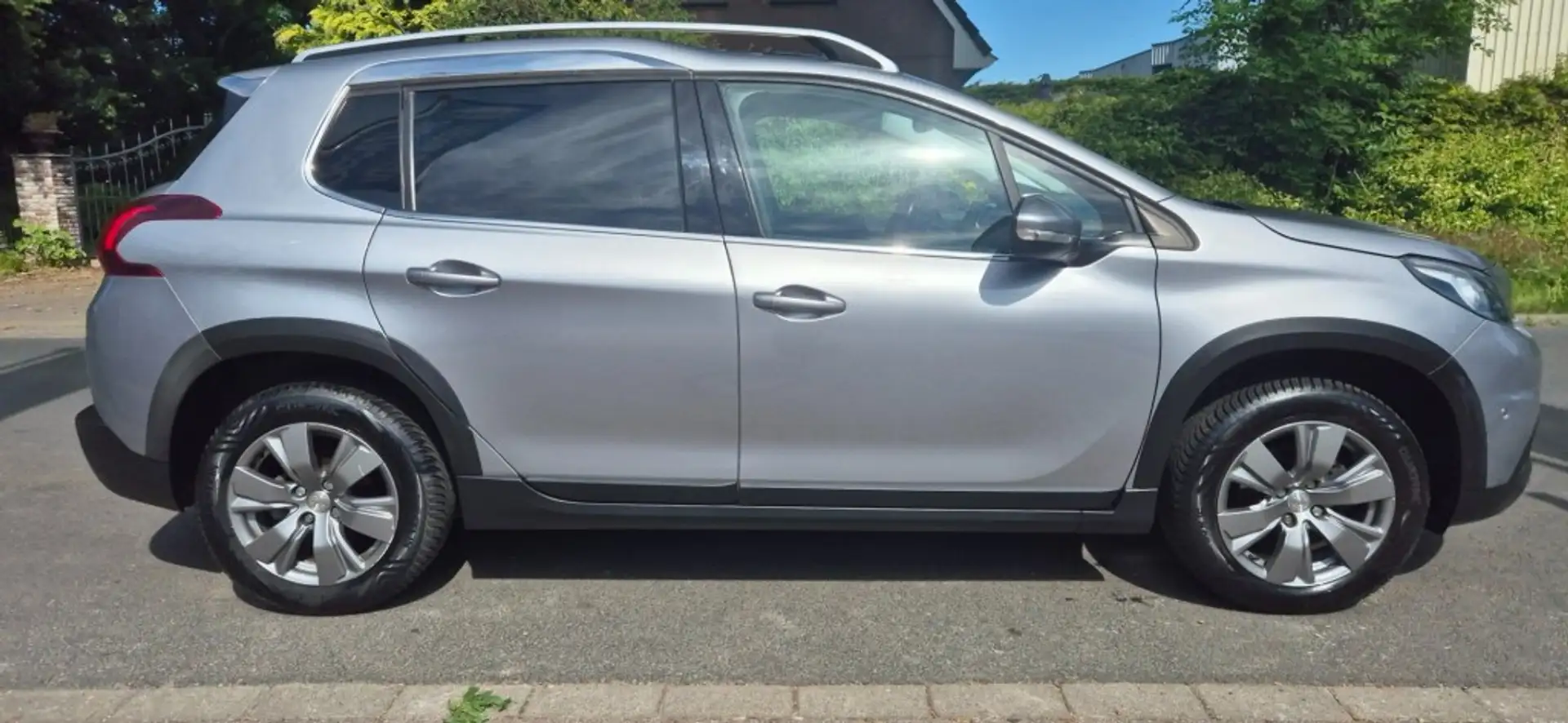 Peugeot 2008 1.2 Pure Tech Allure Navigatie* lichtmetaal*ecc*pa Grau - 1