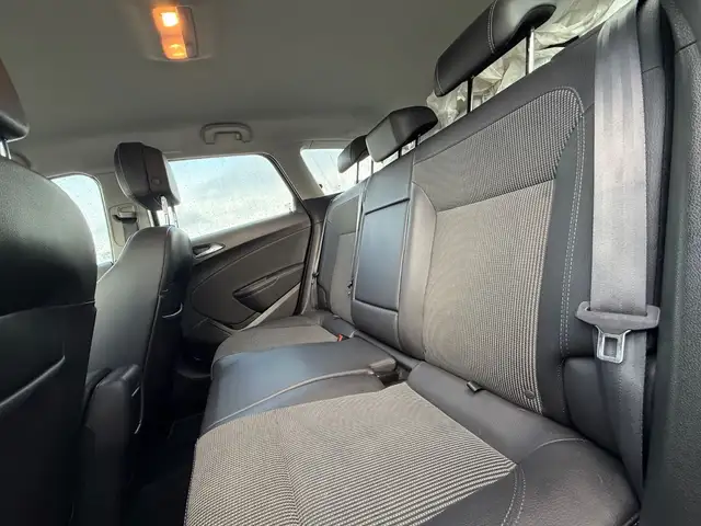 Opel Astra view 10