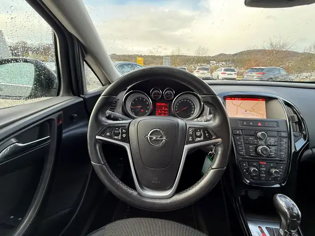 Opel Astra view 13