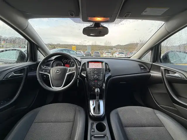 Opel Astra view 11