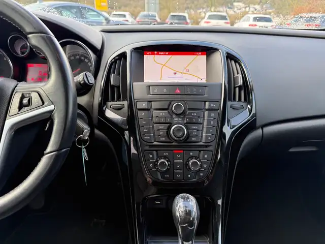 Opel Astra view 14