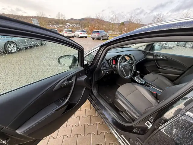 Opel Astra view 5