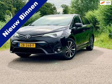 Touring Sports 1.8 VVT-i SkyView Edition PANO CAME