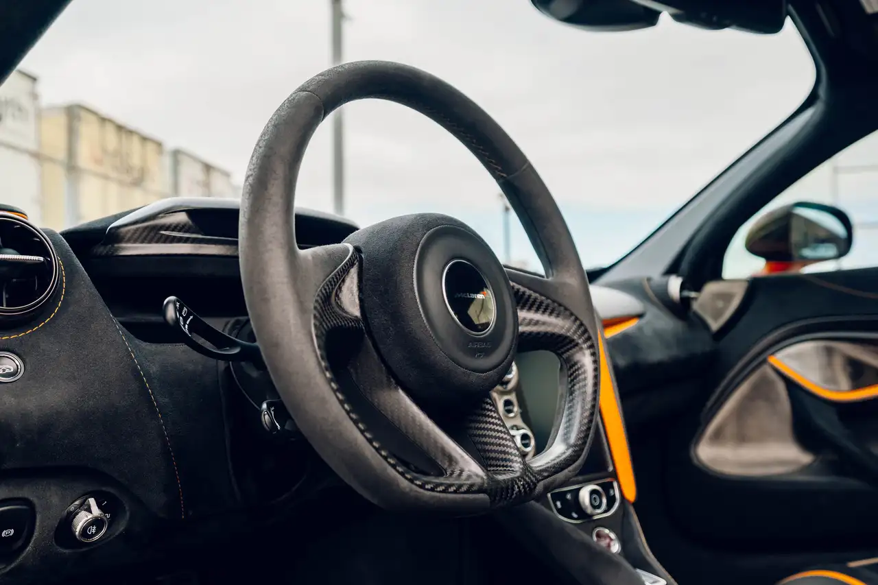 McLaren 720S снимка McLaren 720S