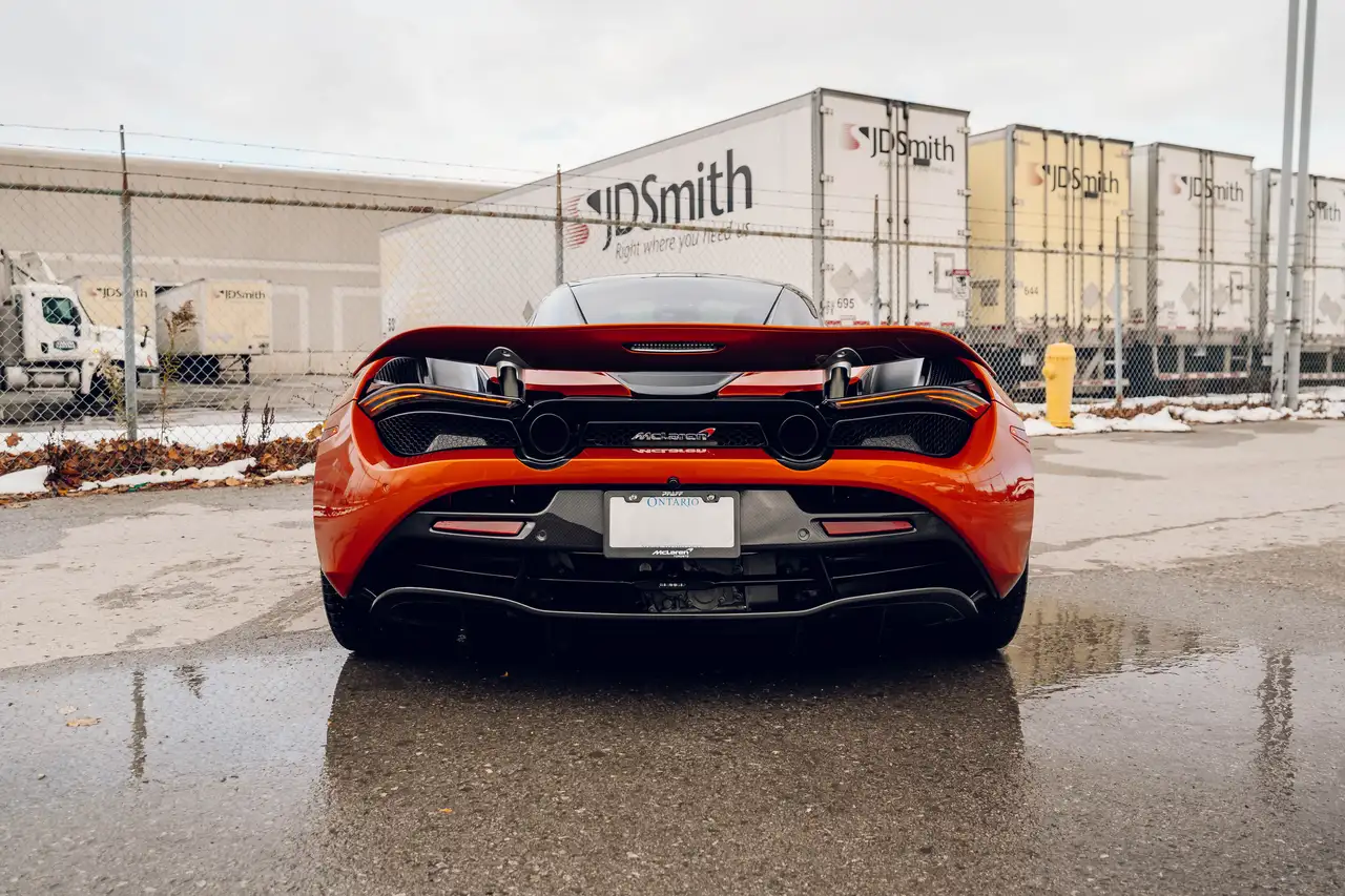 McLaren 720S снимка McLaren 720S