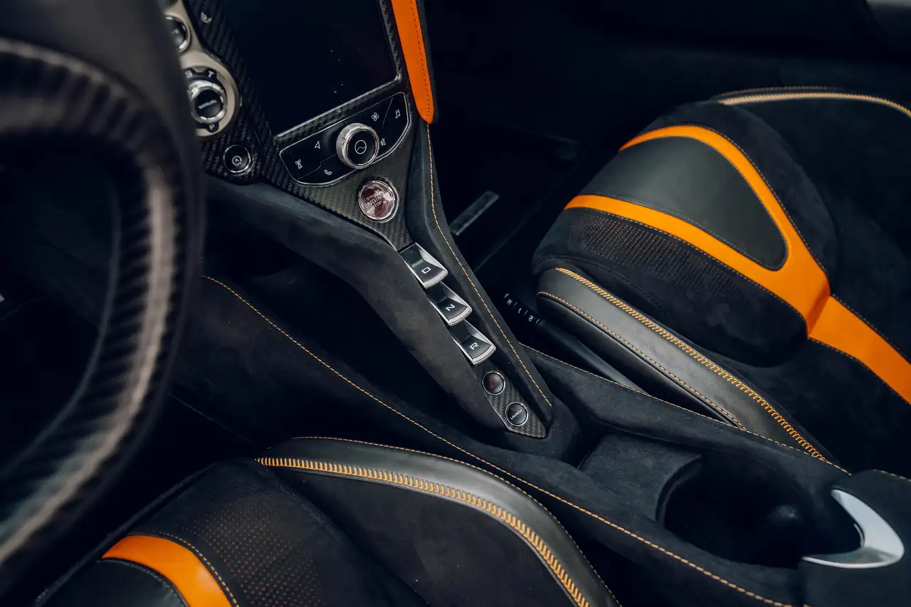 McLaren 720S снимка McLaren 720S