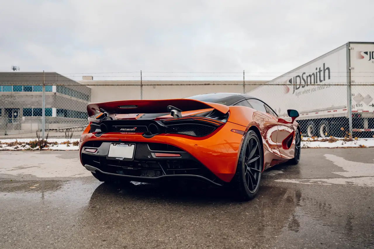 McLaren 720S снимка McLaren 720S