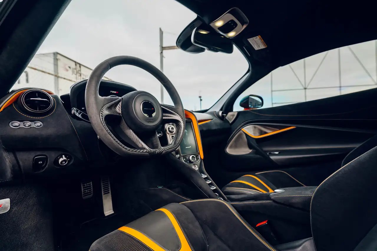 McLaren 720S снимка McLaren 720S