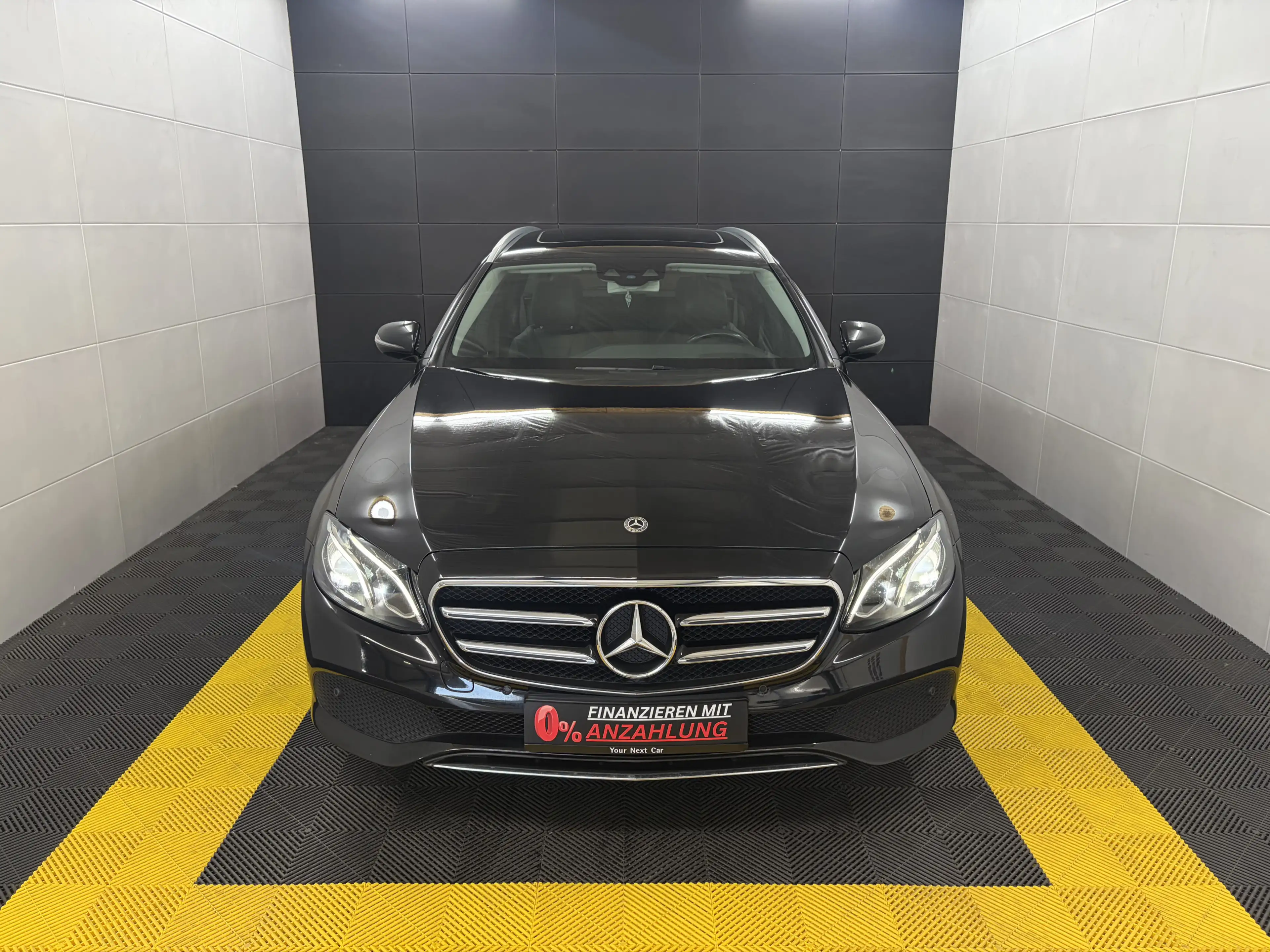 Mercedes-Benz E 400 d 4M+Pano+HUD+LED+Kamera+Leder+Ambiente — photo 2