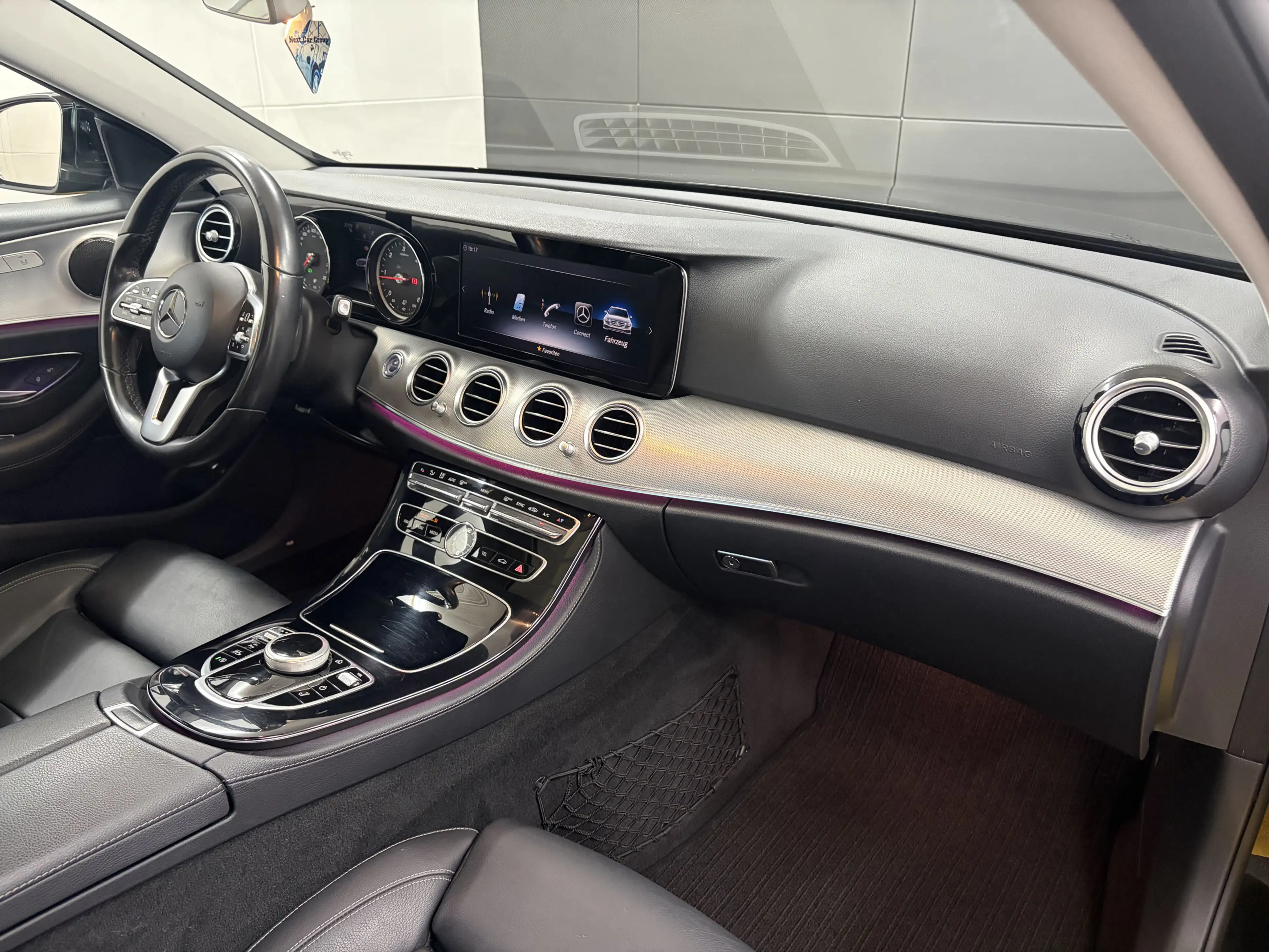Mercedes-Benz E 400 d 4M+Pano+HUD+LED+Kamera+Leder+Ambiente — photo 11