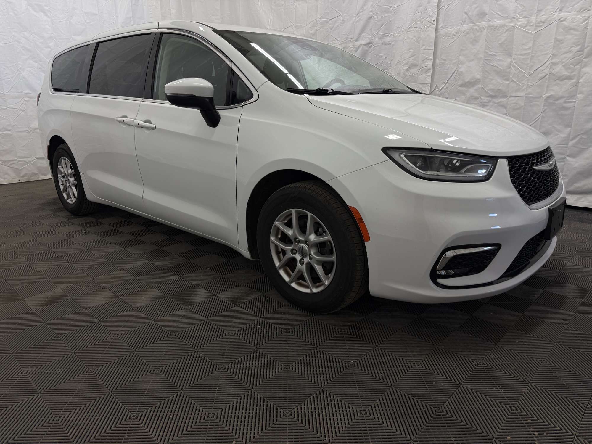 2023 Chrysler Pacifica Touring L FWD