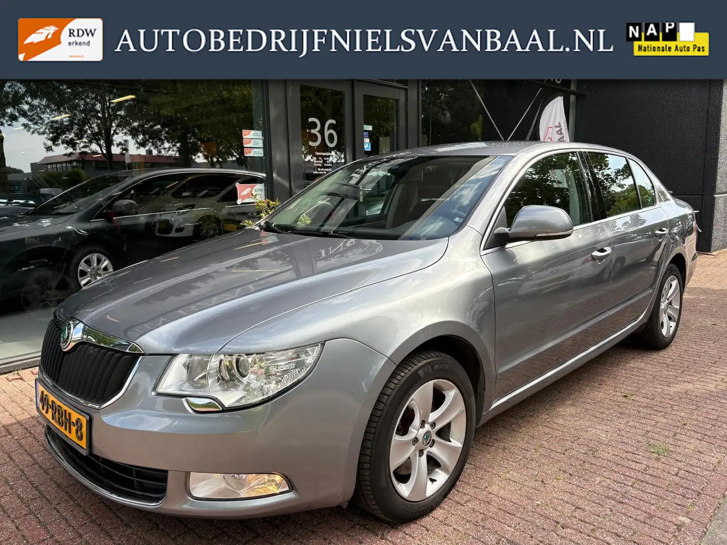 Skoda Superb 1.8 TSI Ambition Clima/Cruise/PDC/Trekhaak/NAP Gris - 1