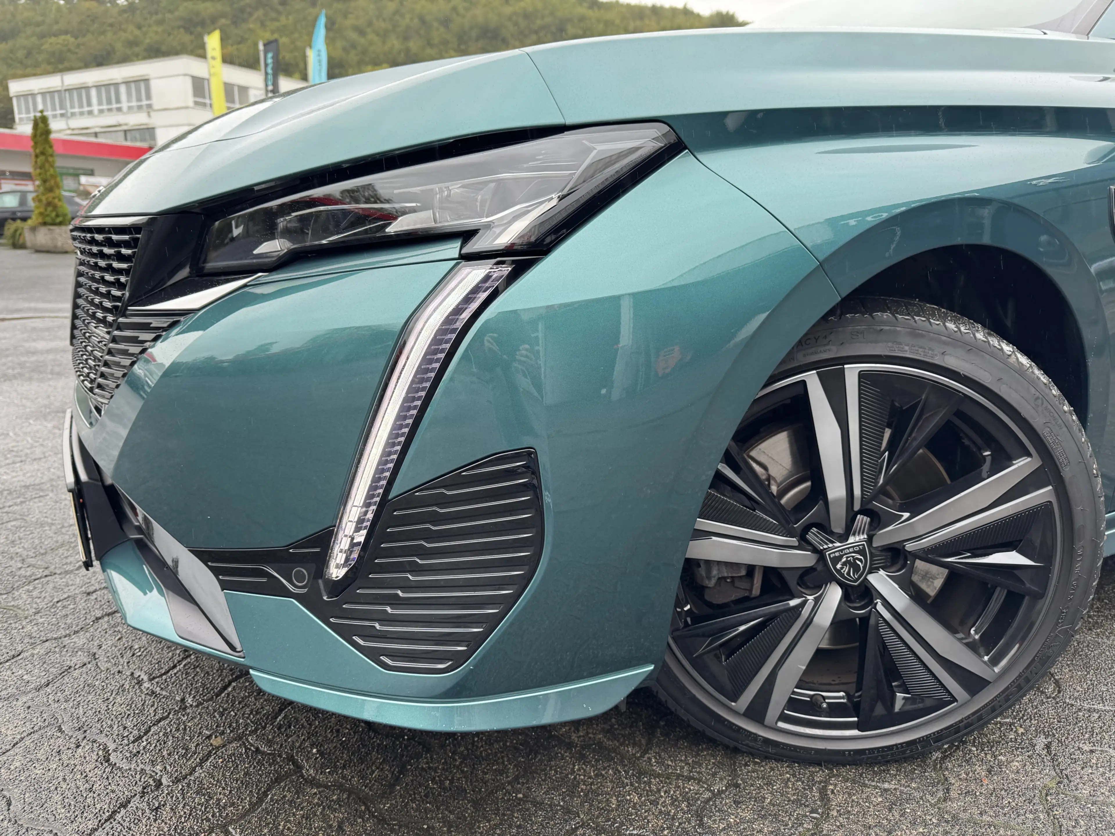 Peugeot 308 GT Pack Plug-in Hybrid 180PS | Schiebedach | Anhängerkupplung abnehmbar | Navigation — photo 2