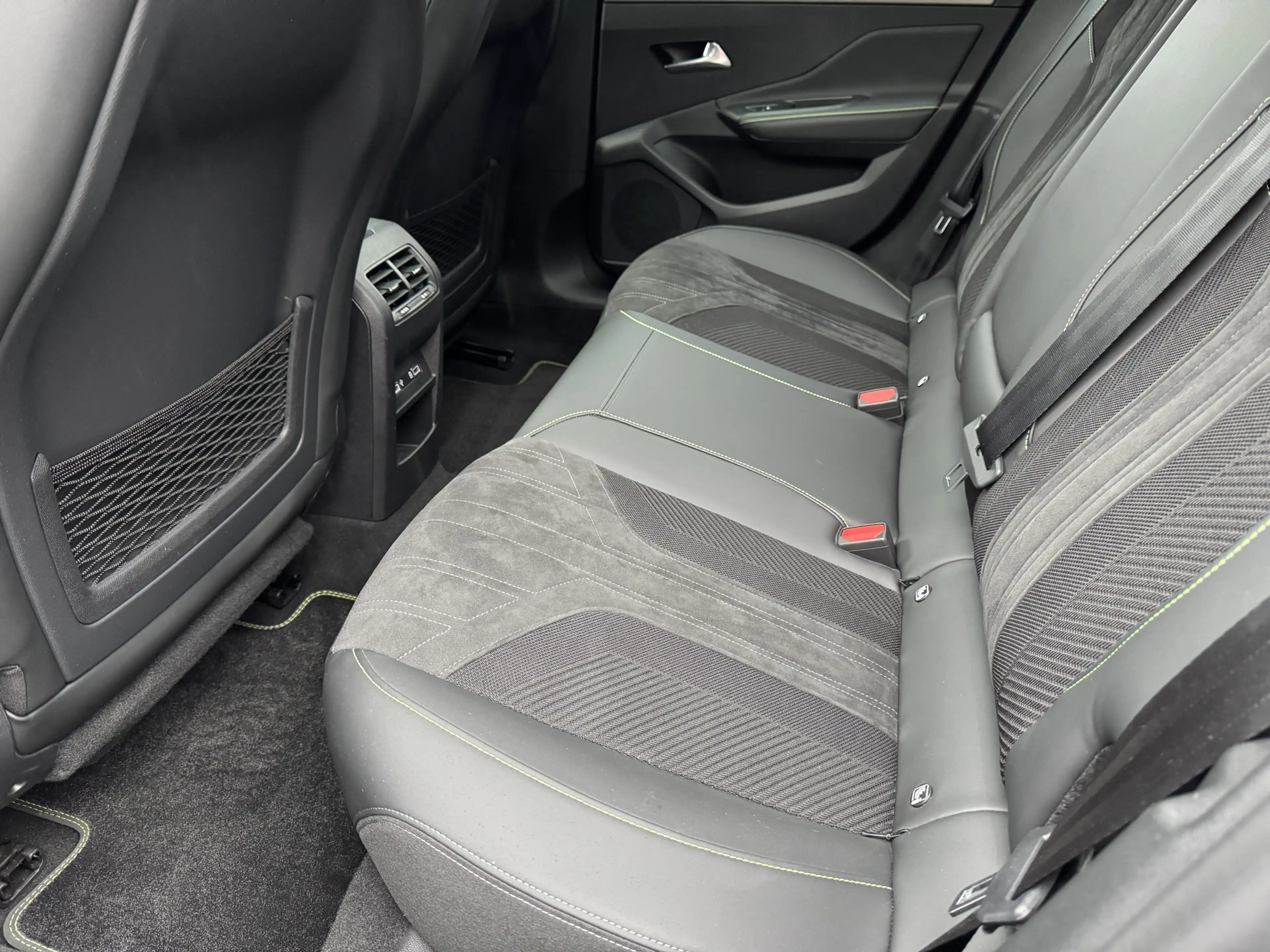Peugeot 308 GT Pack Plug-in Hybrid 180PS | Schiebedach | Anhängerkupplung abnehmbar | Navigation — photo 13