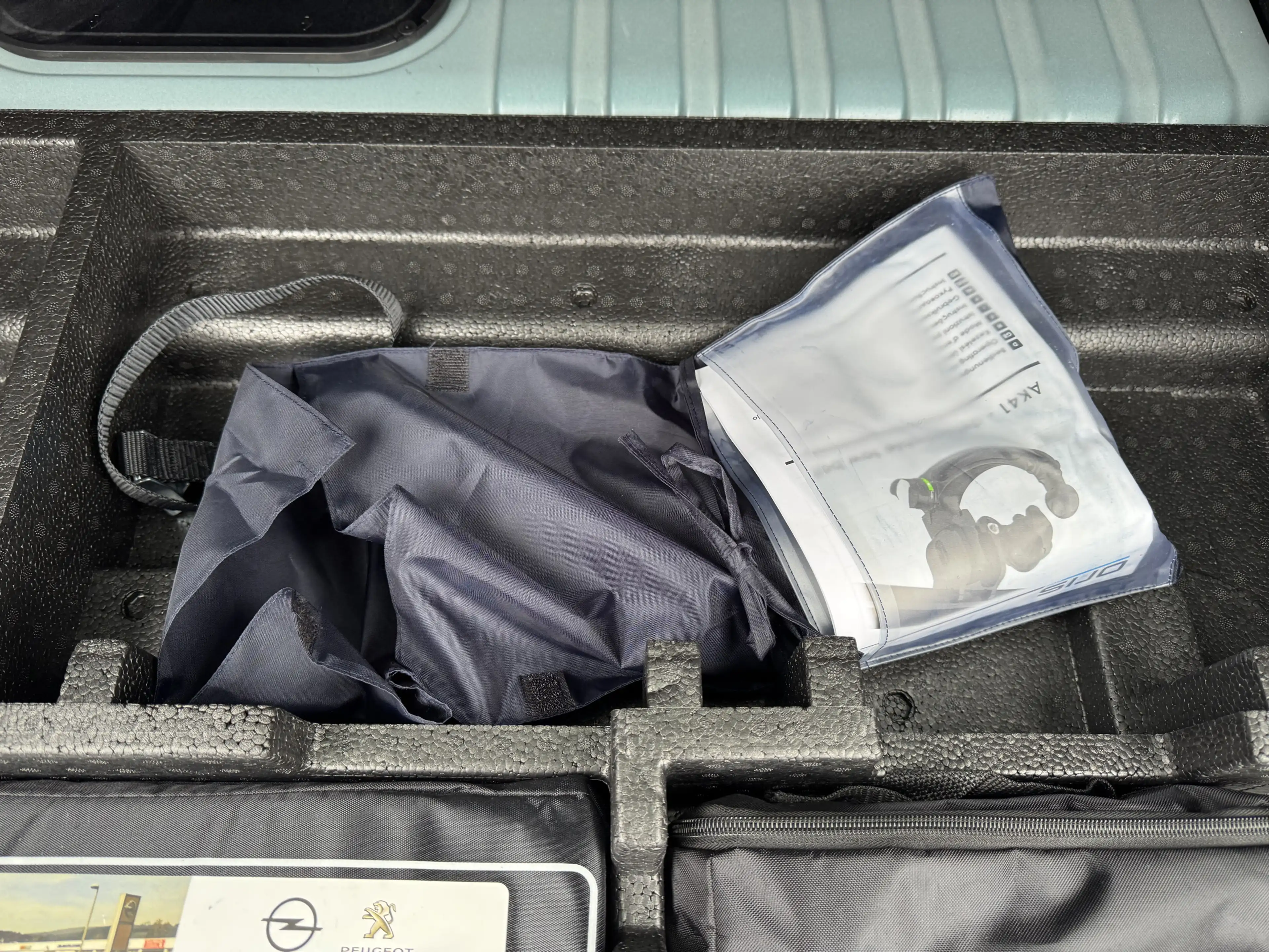 Peugeot 308 GT Pack Plug-in Hybrid 180PS | Schiebedach | Anhängerkupplung abnehmbar | Navigation — photo 11