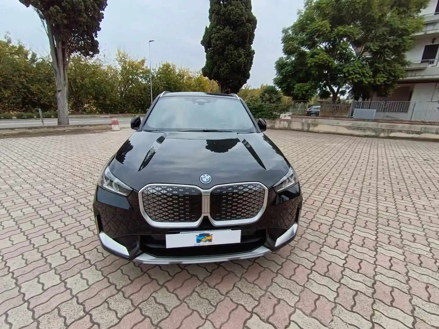 BMW iX1 eDrive 20 Special Edition Noir - 2
