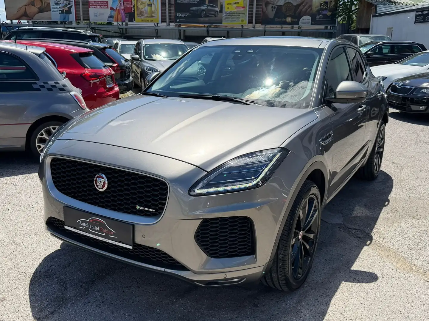 Jaguar E-Pace 2.0I4 R-Dynamic SE Allrad Automatik 200PS Leder Silber - 2