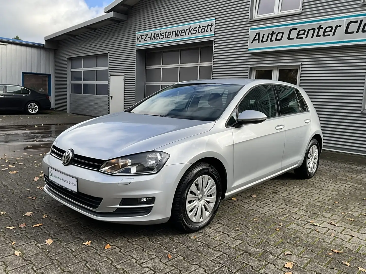 Volkswagen Golf 1.6 TDI Trendline Grijs - 1