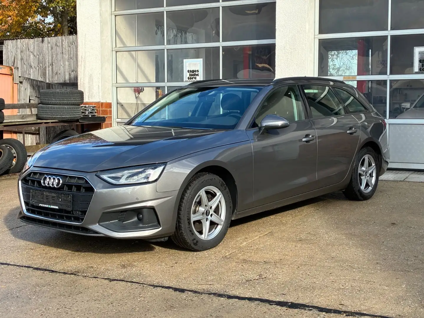 Audi A4 30TDI S tronic Avant 1.HAND+NAVI+LED+BUSINESS Grau - 2