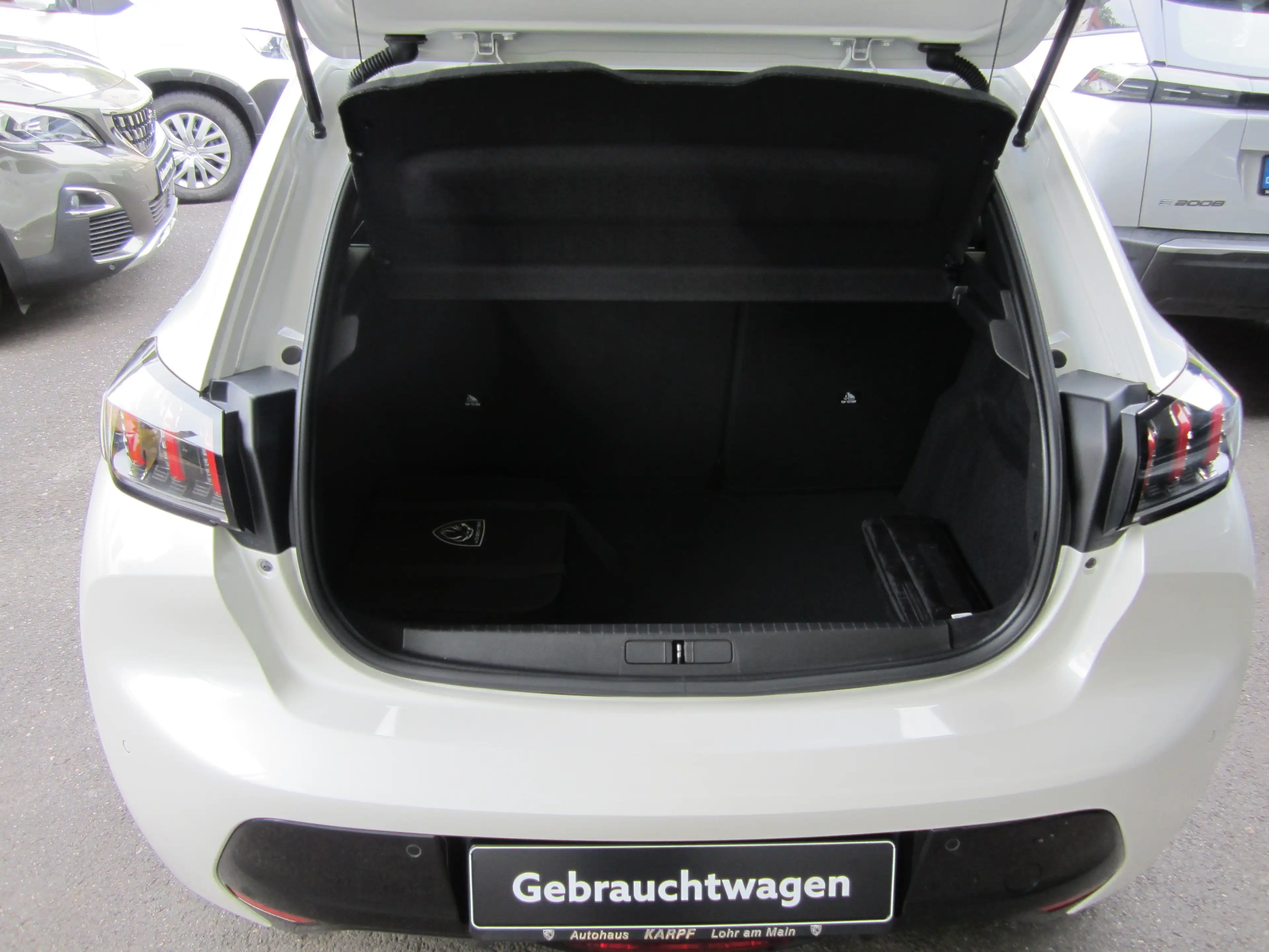 Peugeot e-208 Allure Pack Elektromotor 136 — photo 7