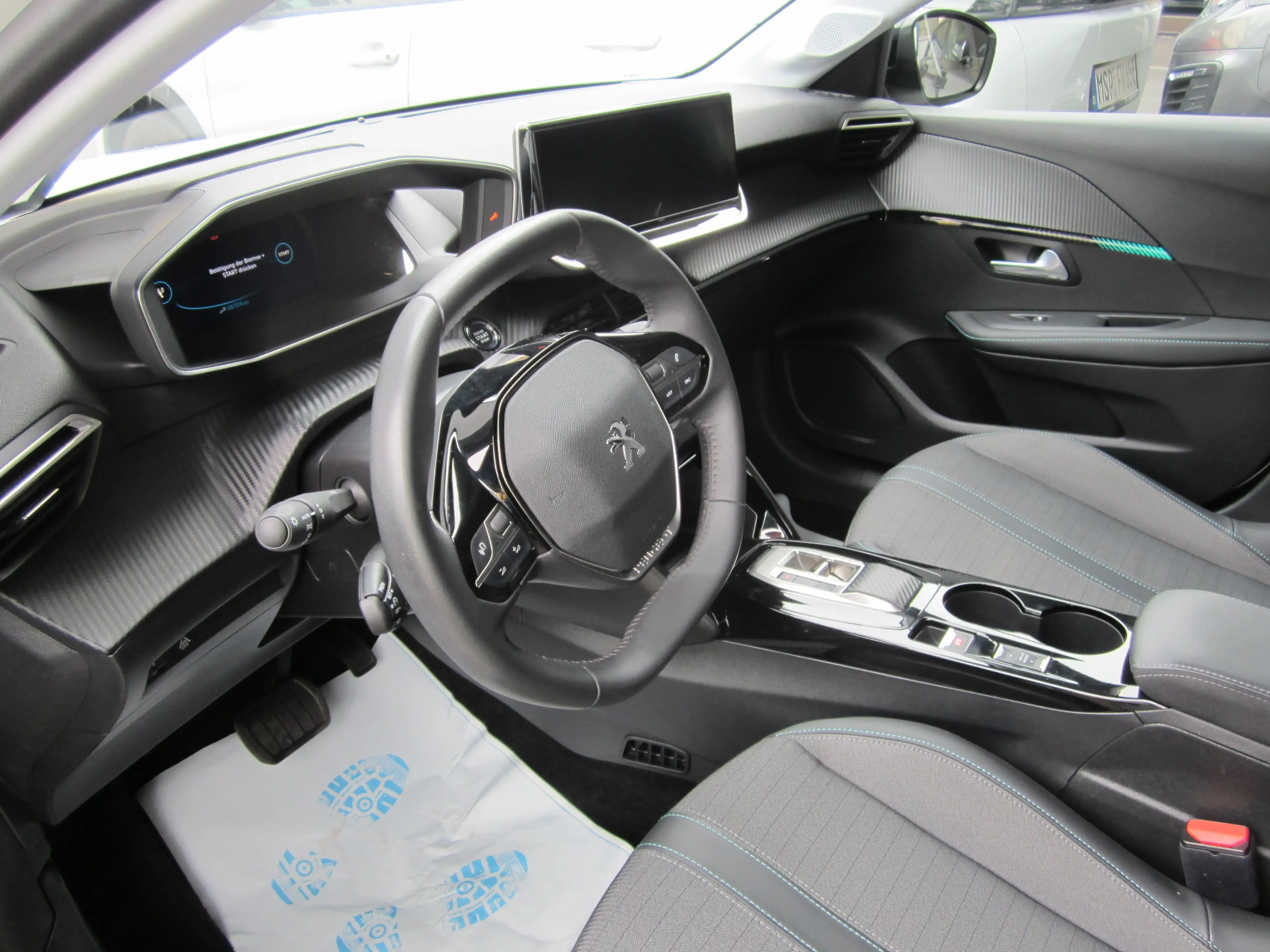 Peugeot e-208 Allure Pack Elektromotor 136 — photo 2