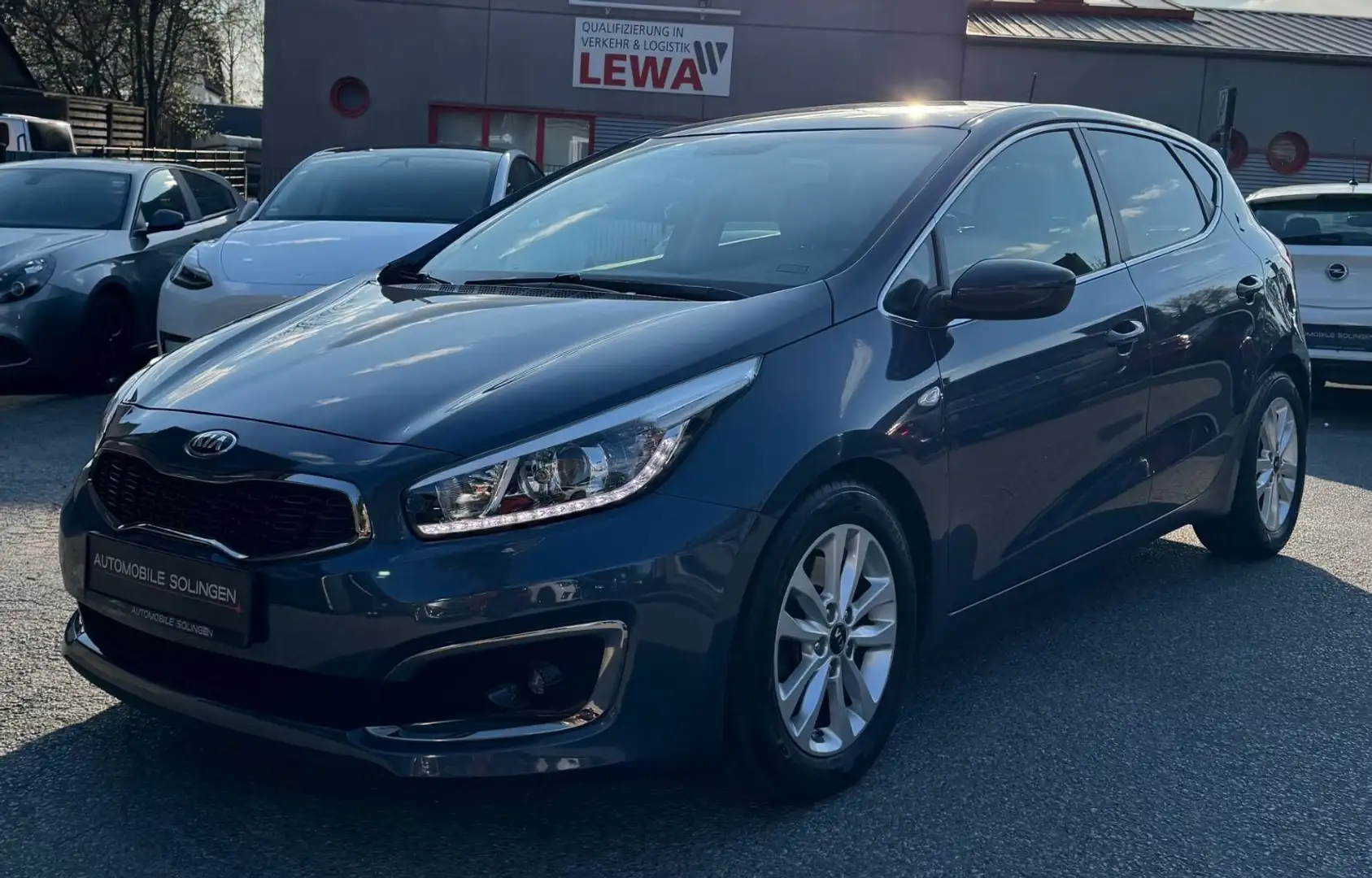 Kia Ceed / cee'd Ceed` UEFA ALU+NAV+SHZ+LKHZ+RFK+WKR+PDC+LS+ Blau - 1