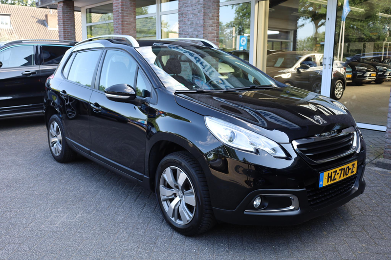 Peugeot 2008 1.2 PureTech Allure Pack Premium Plus NAVI CRUISE — photo 4