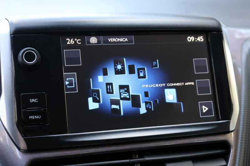 Peugeot 2008 1.2 PureTech Allure Pack Premium Plus NAVI CRUISE — photo 18