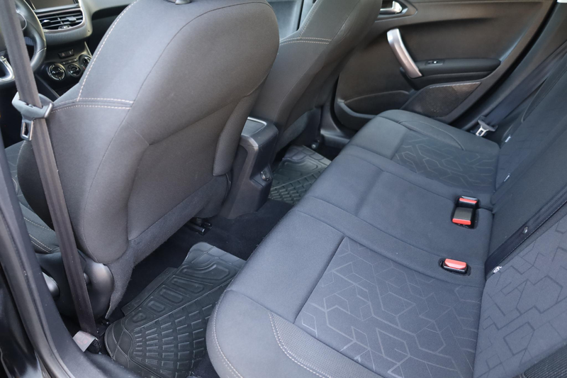 Peugeot 2008 1.2 PureTech Allure Pack Premium Plus NAVI CRUISE — photo 7
