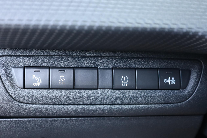 Peugeot 2008 1.2 PureTech Allure Pack Premium Plus NAVI CRUISE — photo 20