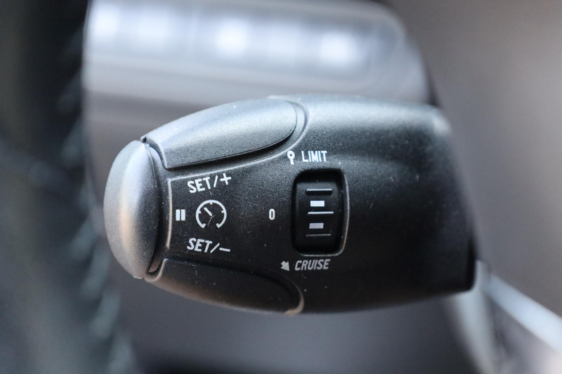 Peugeot 2008 1.2 PureTech Allure Pack Premium Plus NAVI CRUISE — photo 11