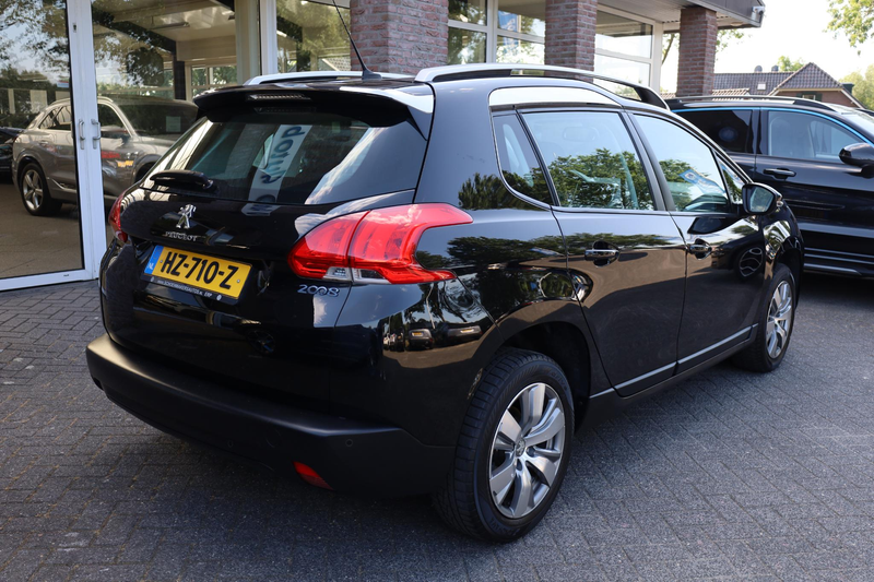 Peugeot 2008 1.2 PureTech Allure Pack Premium Plus NAVI CRUISE — photo 3