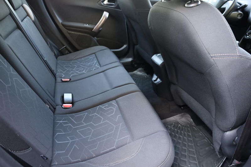 Peugeot 2008 1.2 PureTech Allure Pack Premium Plus NAVI CRUISE — photo 23