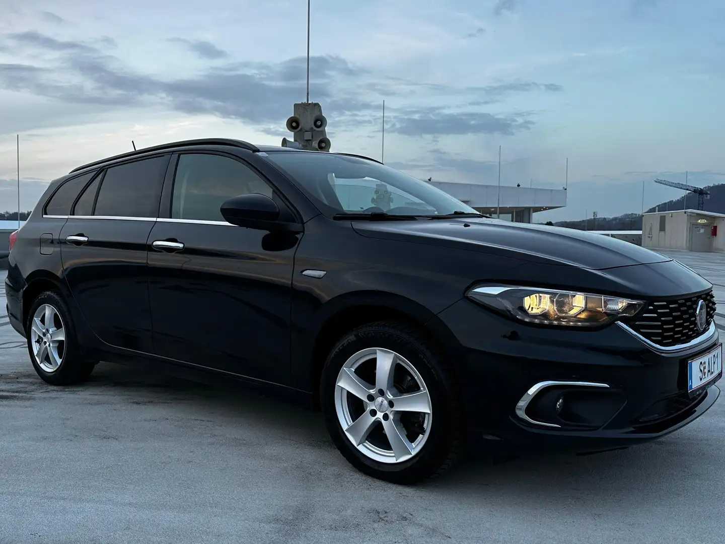 Fiat Tipo Tipo 1,6 MultiJet II 120 Eco-Business DDCT Schwarz - 2