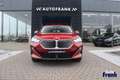 BMW iX2 EDRIVE20 / TREKHAAK / 18" / CAMERA / 1STE EIGENAAR Rojo - thumbnail 2