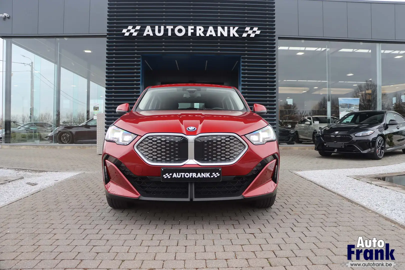 BMW iX2 EDRIVE20 / TREKHAAK / 18" / CAMERA / 1STE EIGENAAR Rojo - 2