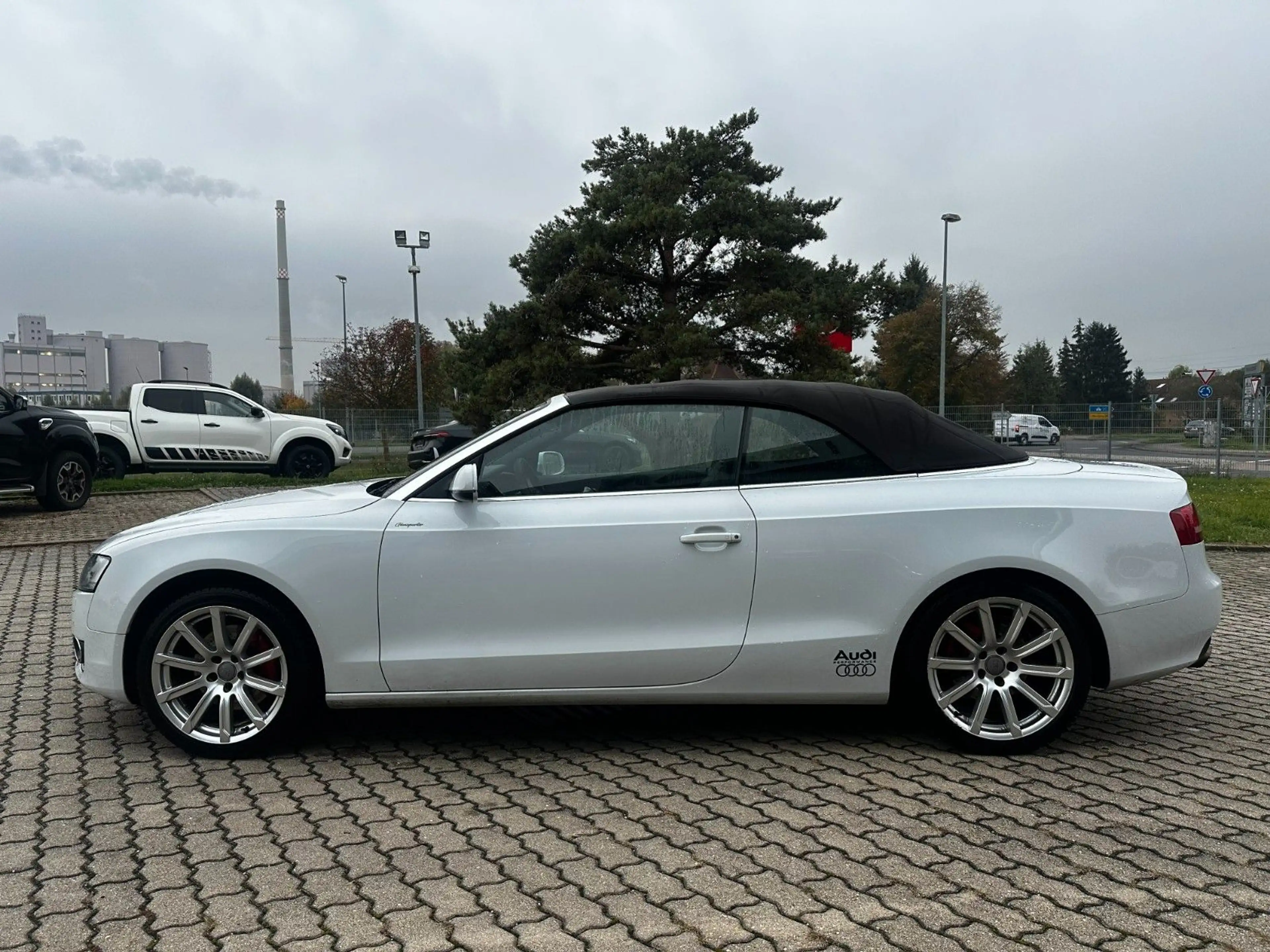 Audi A5 Cabriolet 2.0 TFSI Leder / Navi / Top Zustand — photo 3