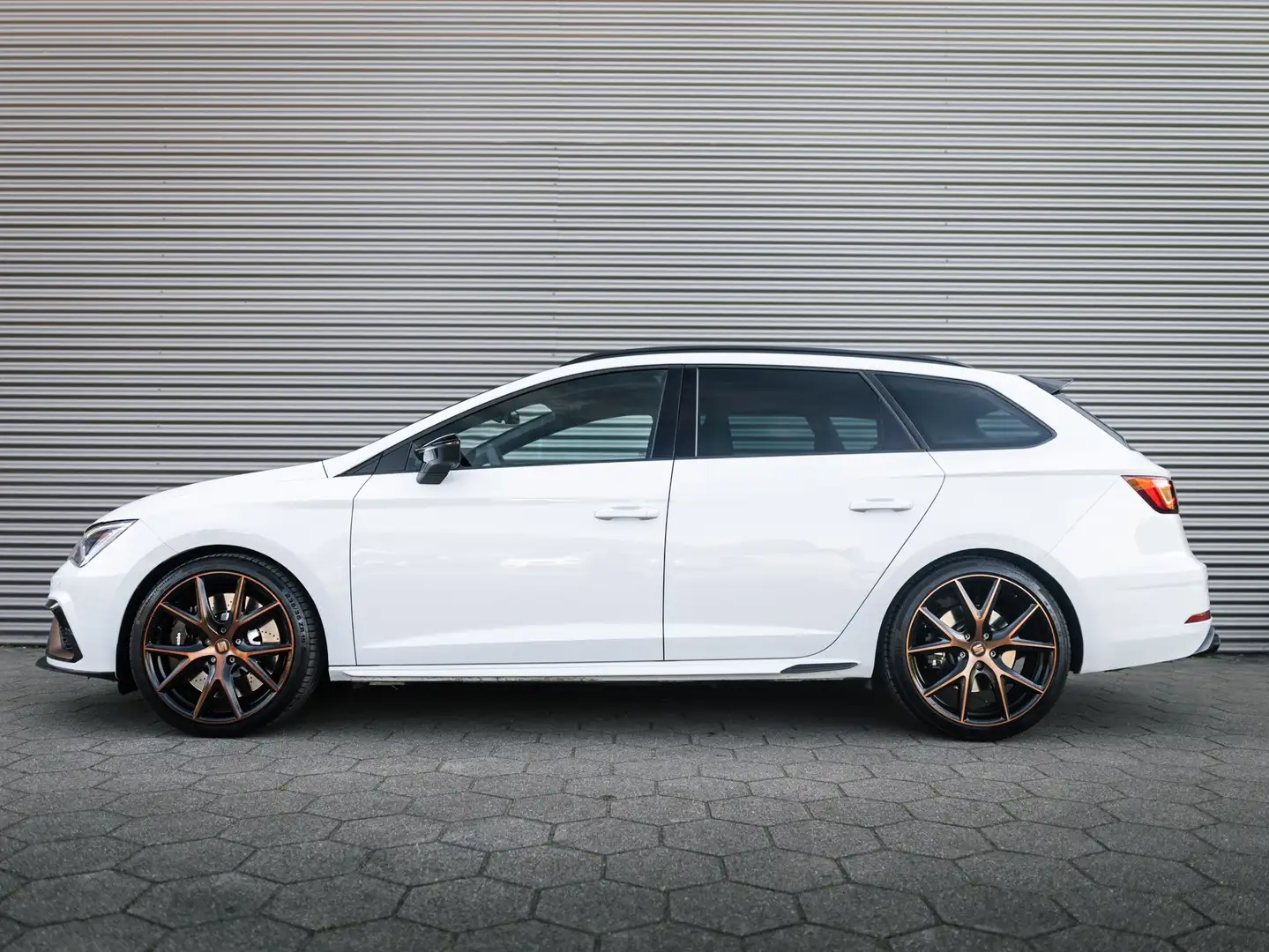 SEAT Leon ST 2.0 TSI CUPRA R 4DRIVE CARBON PANO BREMBO BEATS Wit - 2