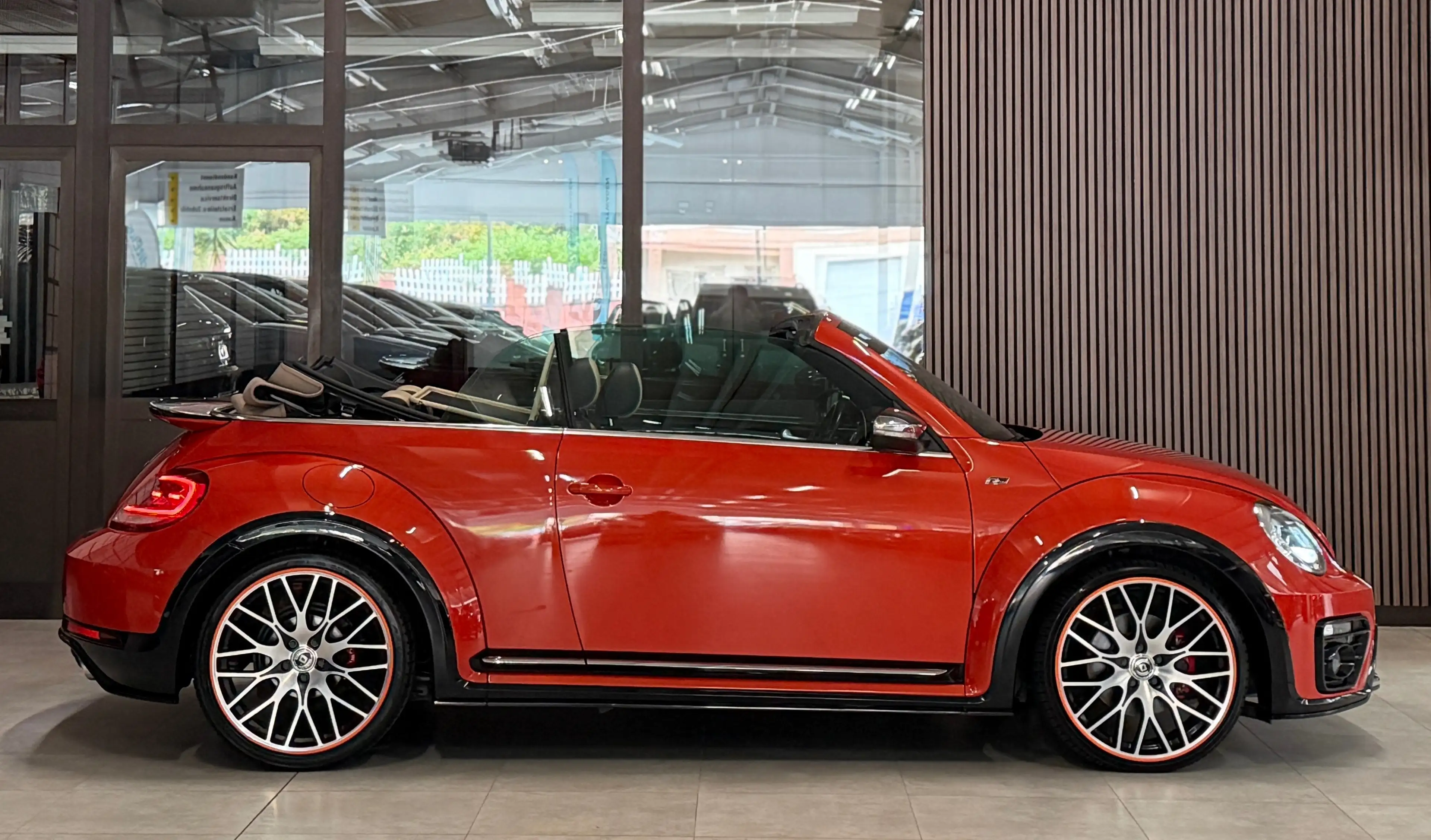 Volkswagen Beetle Exclusive R-Line*DSG*Bi-Xenon*Fender*Totwinkel*Kamera — photo 7