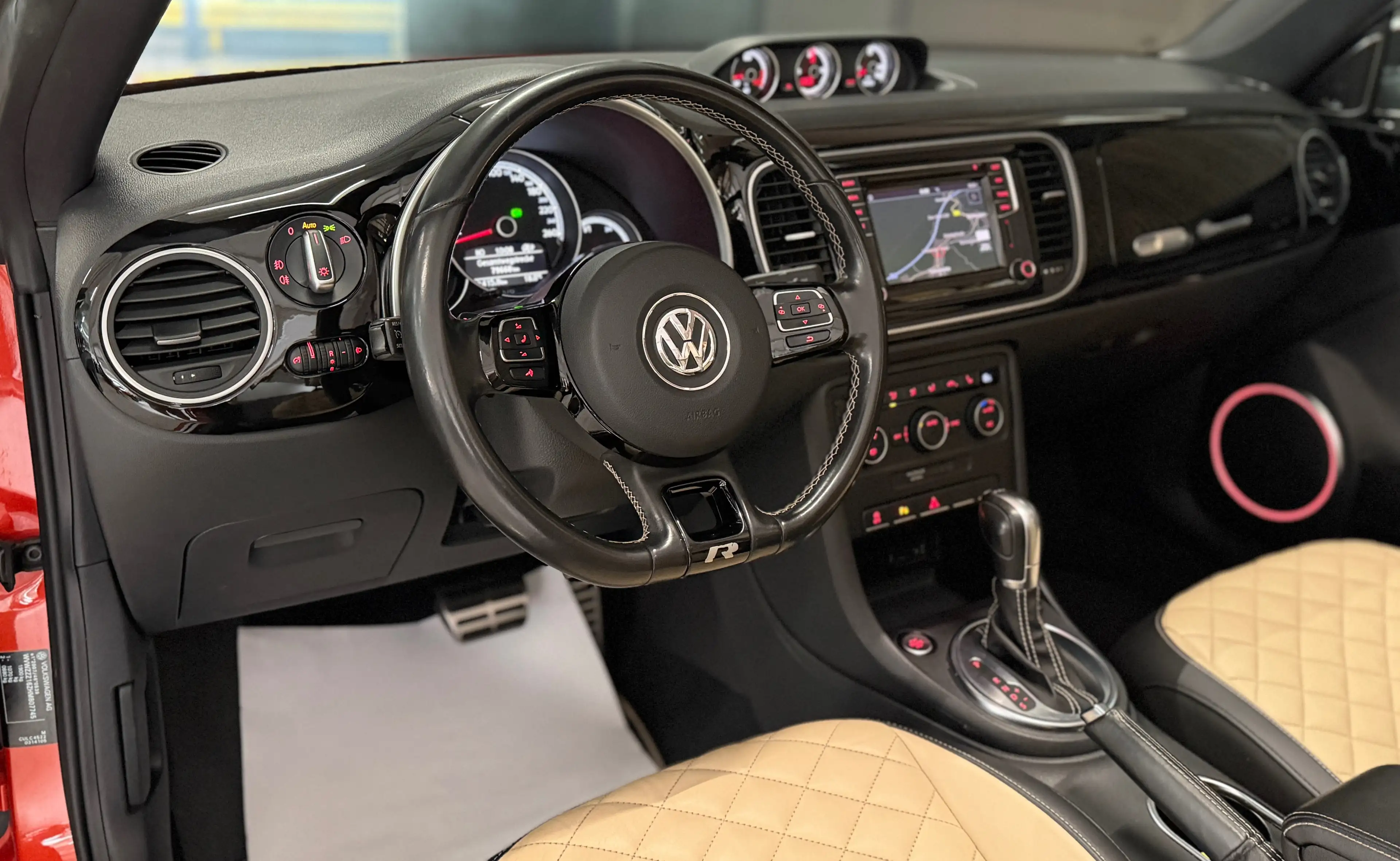 Volkswagen Beetle Exclusive R-Line*DSG*Bi-Xenon*Fender*Totwinkel*Kamera — photo 10