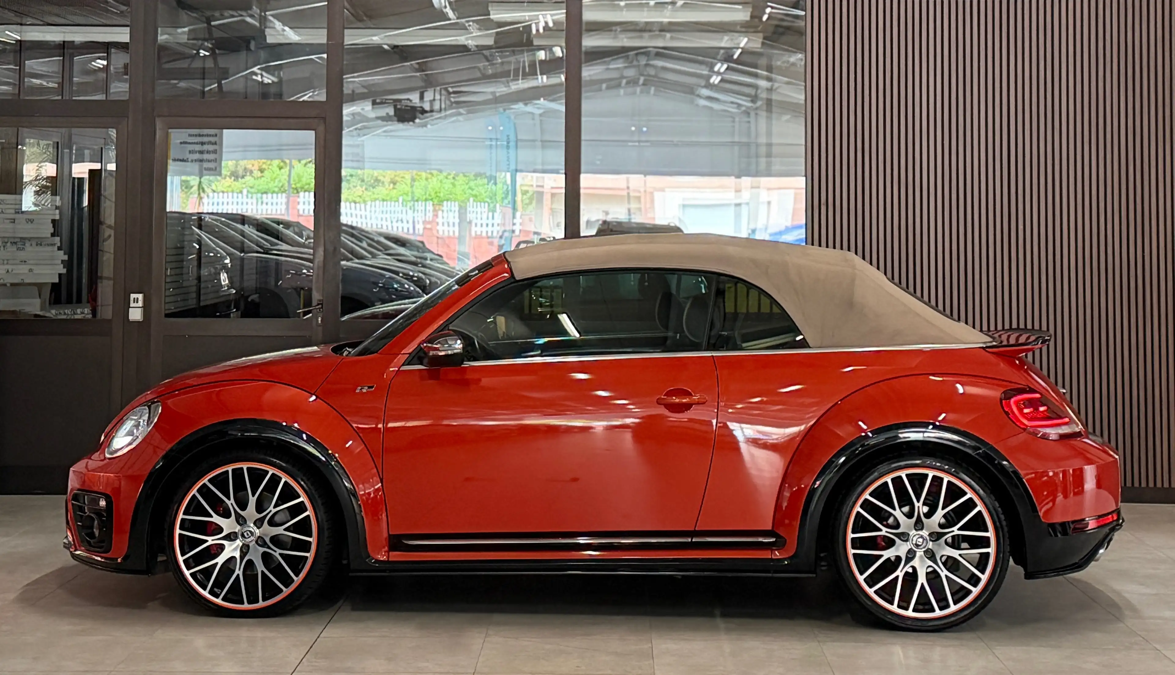 Volkswagen Beetle Exclusive R-Line*DSG*Bi-Xenon*Fender*Totwinkel*Kamera — photo 8