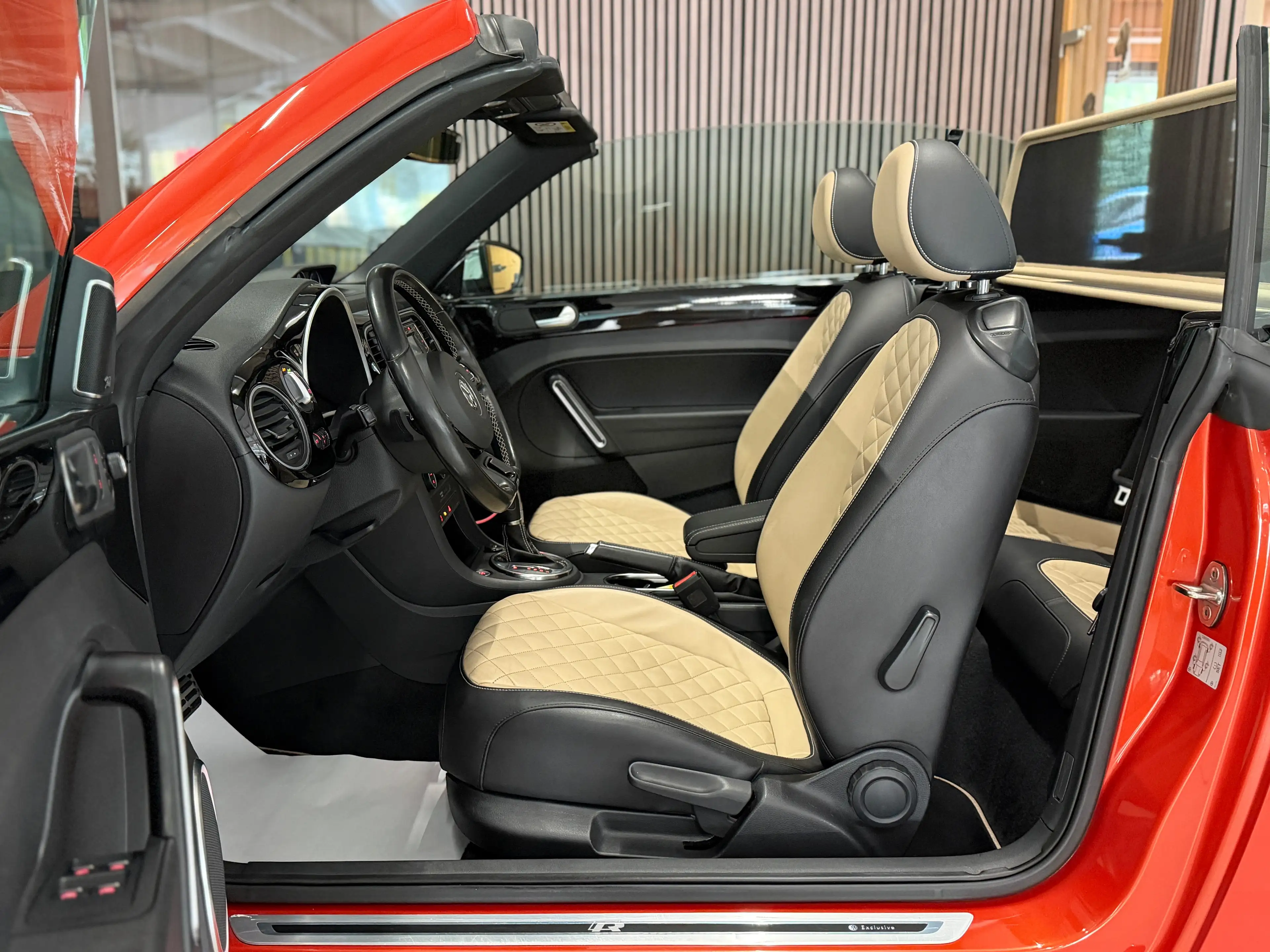Volkswagen Beetle Exclusive R-Line*DSG*Bi-Xenon*Fender*Totwinkel*Kamera — photo 12
