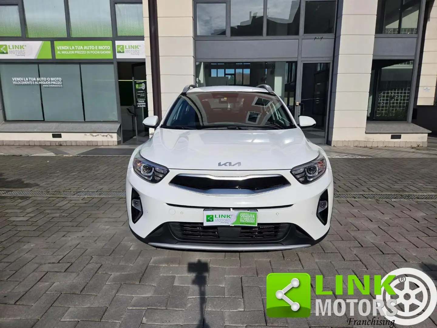 Kia Stonic 1.0 T-GDi 120 CV MHEV DCT Style GARANZIA UFFICIALE Bianco - 2