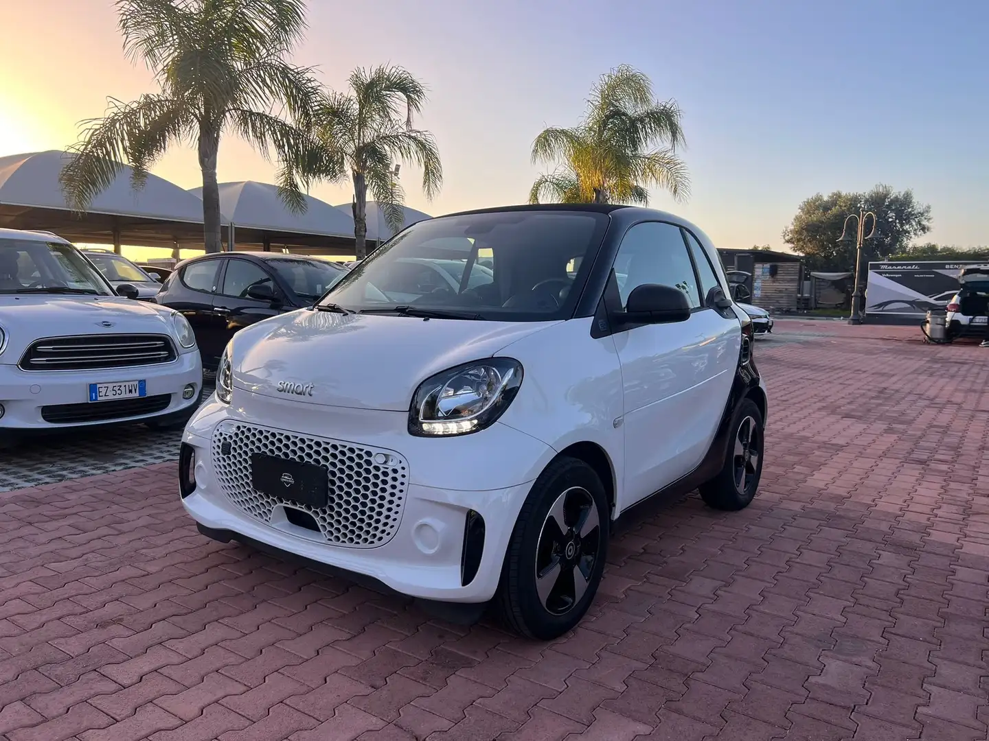 smart forTwo Fortwo eq Passion my19 Blanc - 1