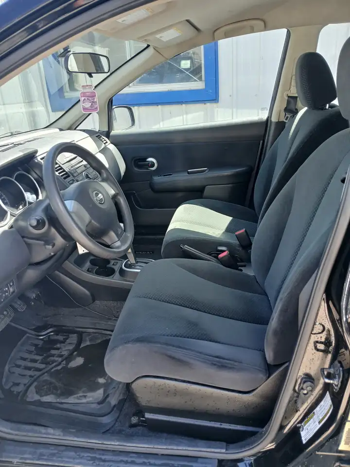 Nissan Versa снимка Nissan Versa